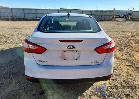2013 Ford Focus Se z USA, uszkodzony, nr VIN 1FADP3F23DL156213